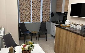 City Centre Stylish Apartament With Private Backyard